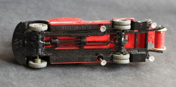 Siku Mercedes-Benz Metz DL 22 Firebrigade V56 Plasticmodel 1956 (1039)